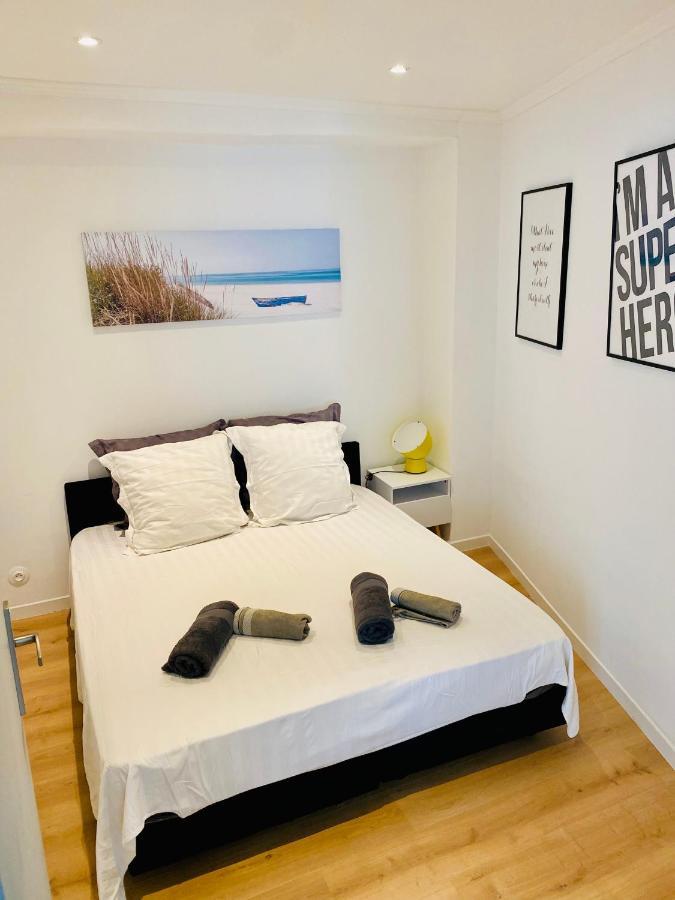 Lovely Apartment Heart Of Golden Square Fiber Wifi Nice Eksteriør billede